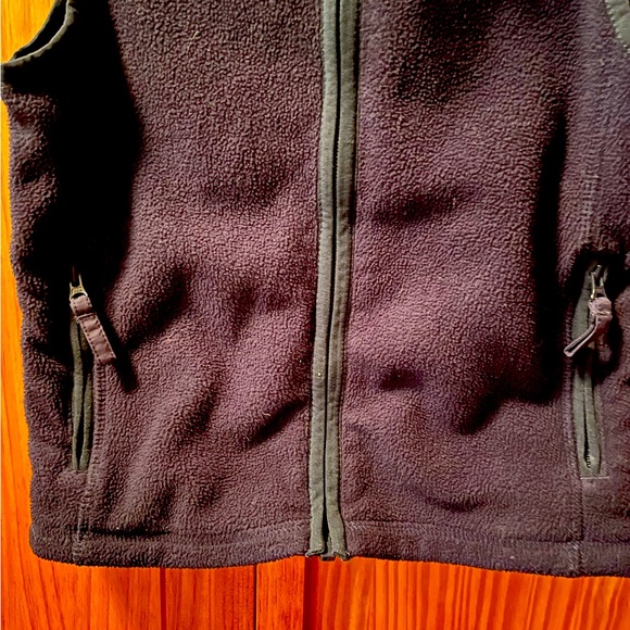 Vineyard Vines 4T blue vest - Picture 8 of 9